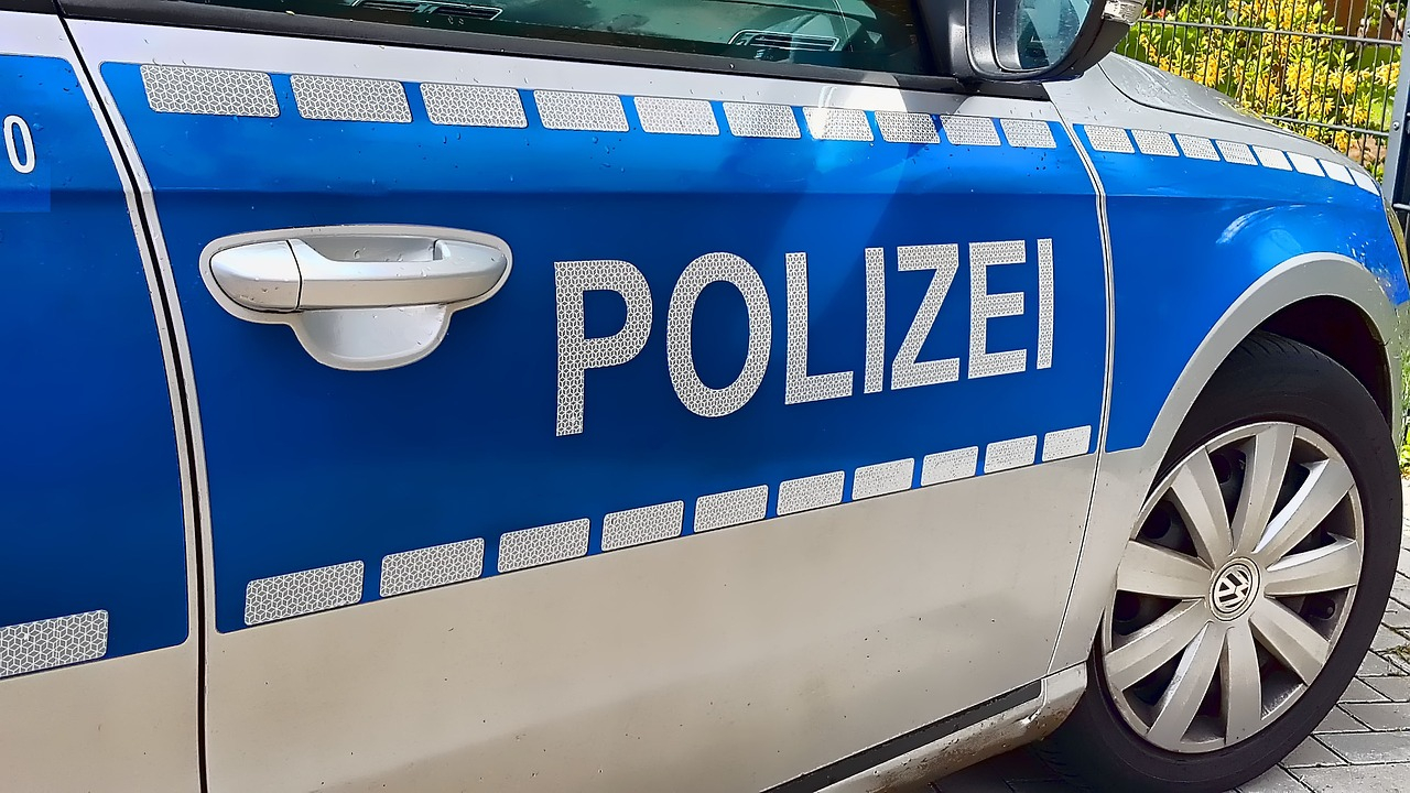 Unfall in DÃ¼sseldorf - Verletzte flÃ¼chten ohne FÃ¼hrerschein